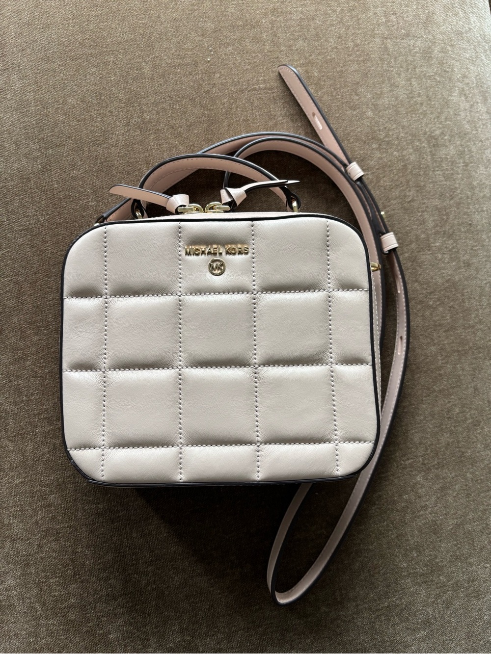 MICHAEL KORS Light Pink Quilted Crossbody Bag